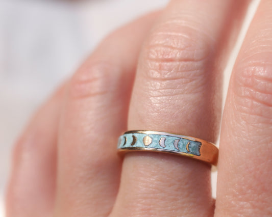 Inlaid Turquoise Moon Phase ring - Size 9.5